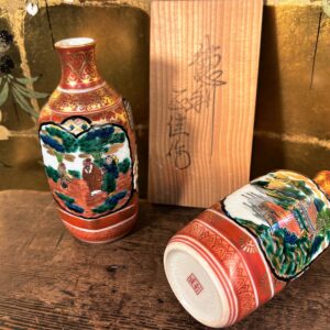 Kutani Ware Aka-e Kinrande Pair of Vases